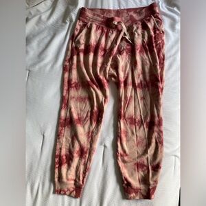 Old Navy Pink Tie Dye sweatpants/ joggers women’s size Medium